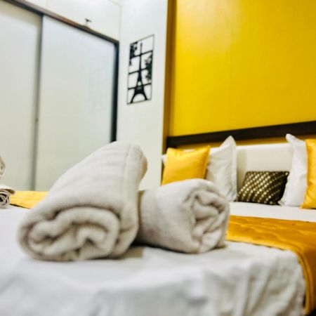 7 Seasons Palm Suite With Sky Orbit, Balcony, Swimming Pool, Wifi, Playground Rajkot Eksteriør bilde