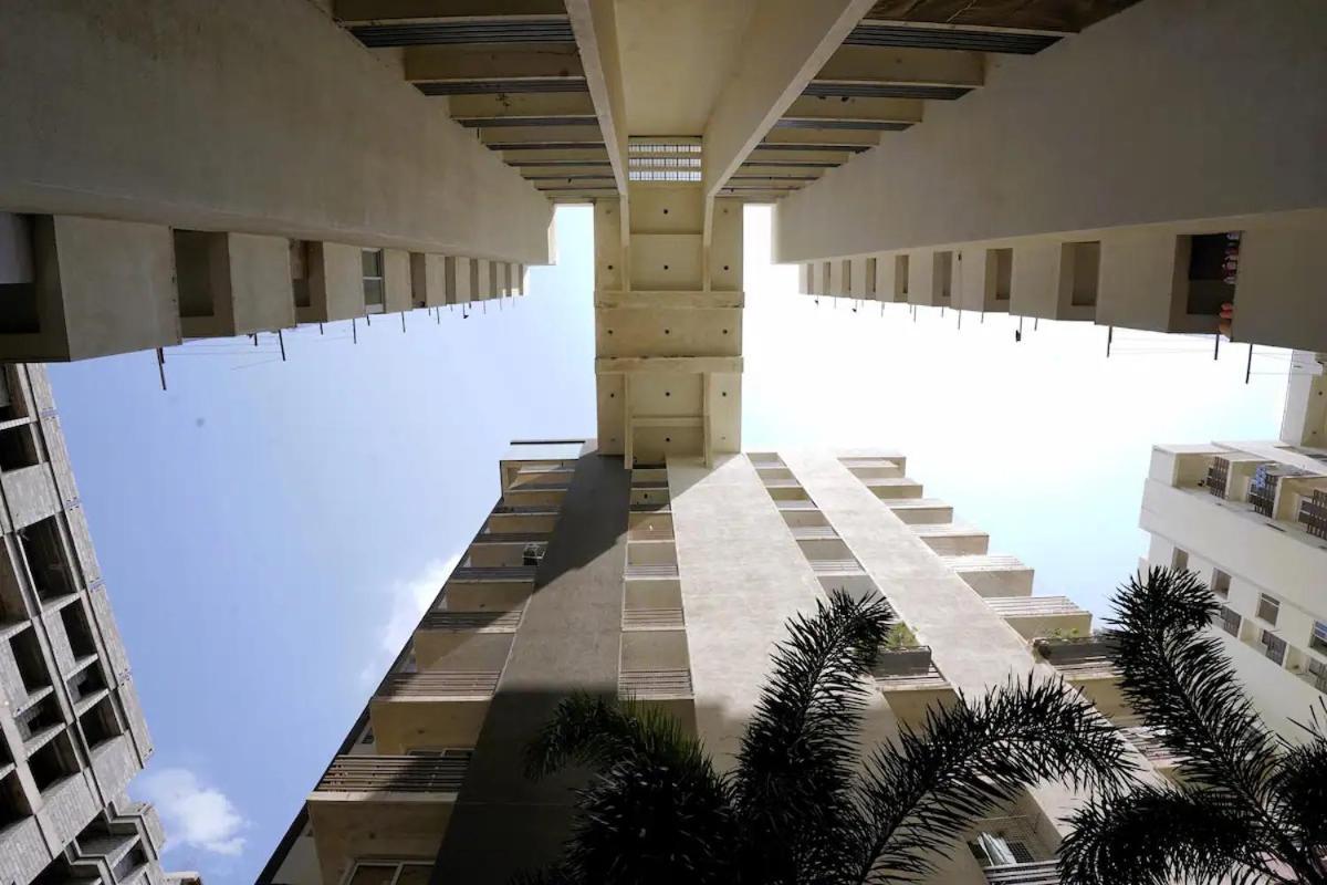 7 Seasons Palm Suite With Sky Orbit, Balcony, Swimming Pool, Wifi, Playground Rajkot Eksteriør bilde