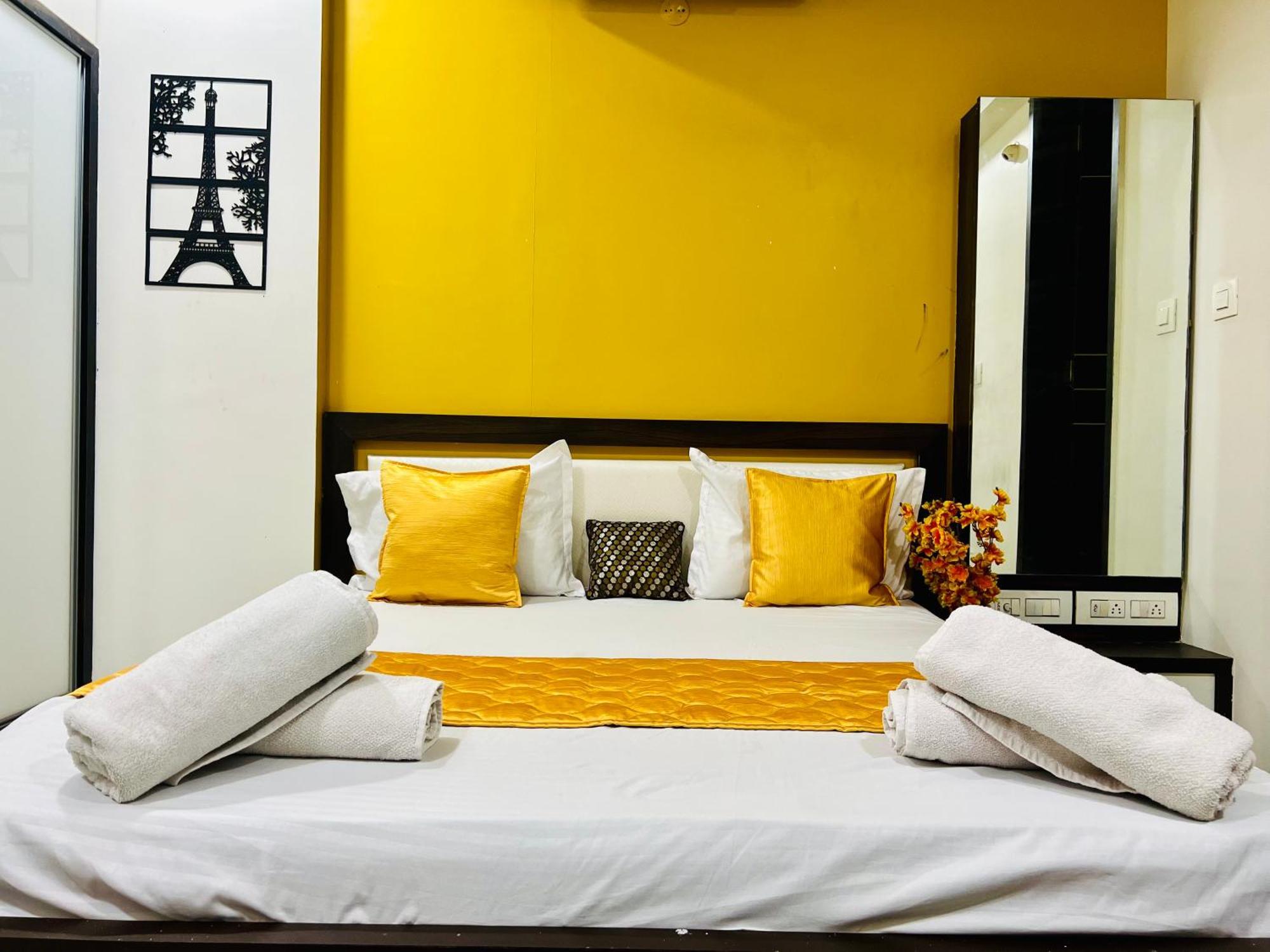 7 Seasons Palm Suite With Sky Orbit, Balcony, Swimming Pool, Wifi, Playground Rajkot Eksteriør bilde